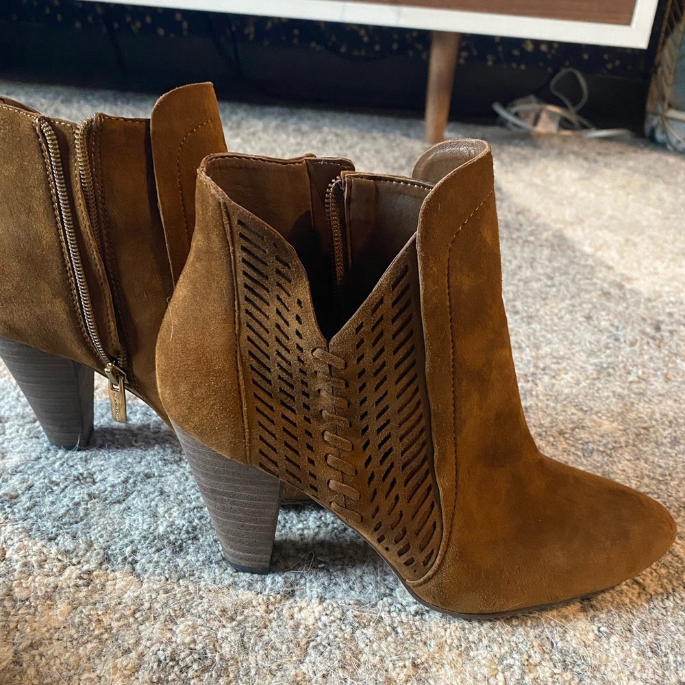 Vince Camuto - 7.5 Brown Leather Heeled Boots